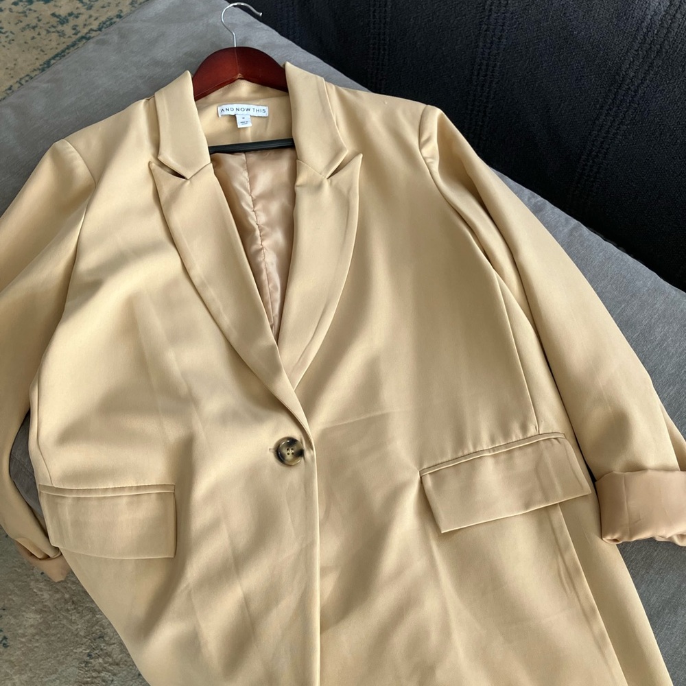 Women’s oversized blazer